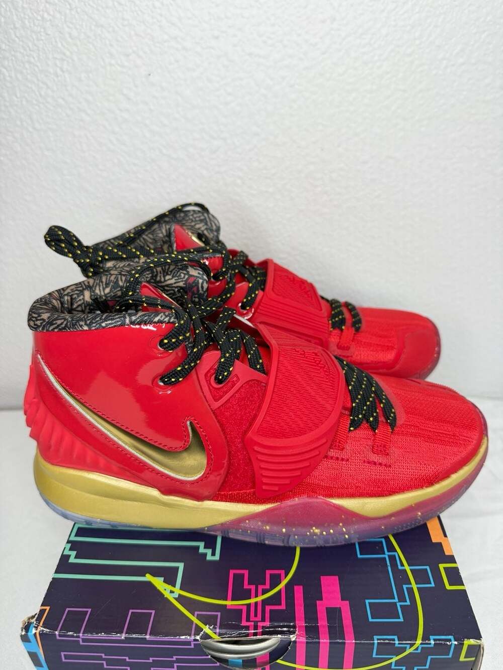 Nike Kyrie 6 Trophies Size 6Y Red Metallic Gold Basketball Shoes